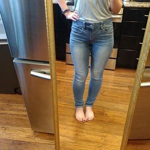 American eagle light was skinny high rise jean